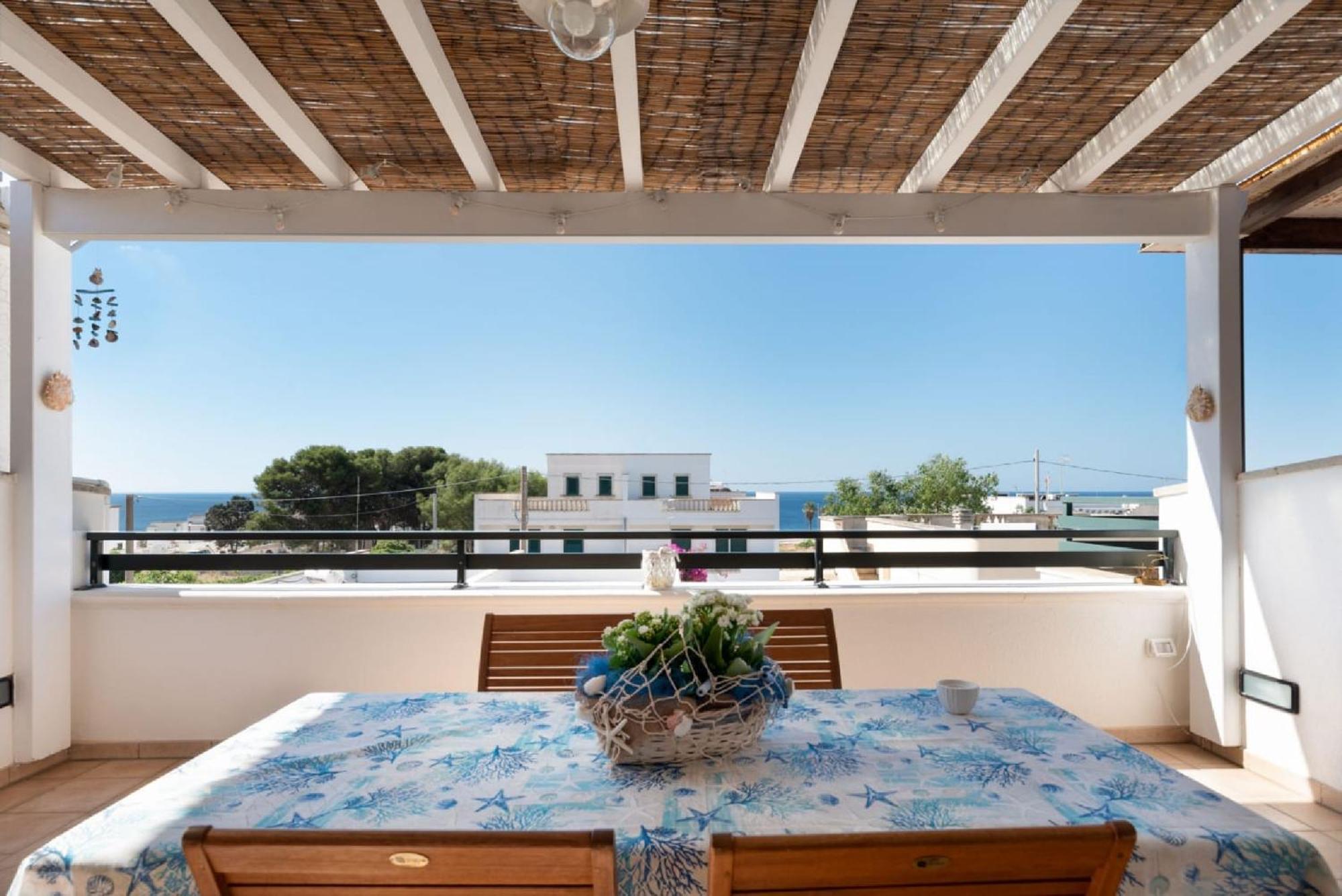 Casa Vacanze Orlando - Con Veranda Vista Mare A 200M Dal Mare Santa Maria di Leuca ภายนอก รูปภาพ